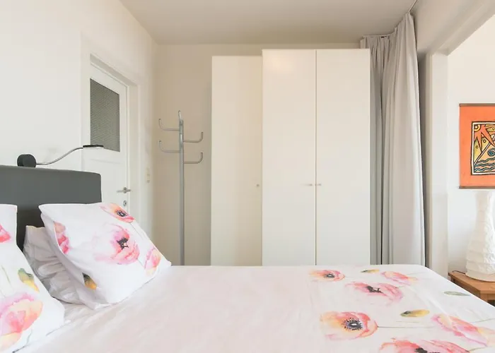 Lecomte - The Shoreline 95 Apartment